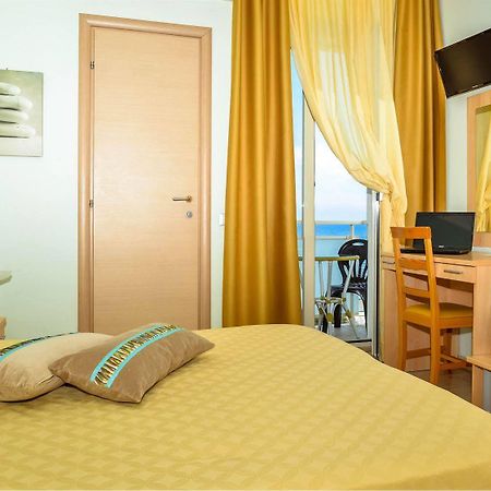 Hotel Caggiari Сенігаллія Екстер'єр фото